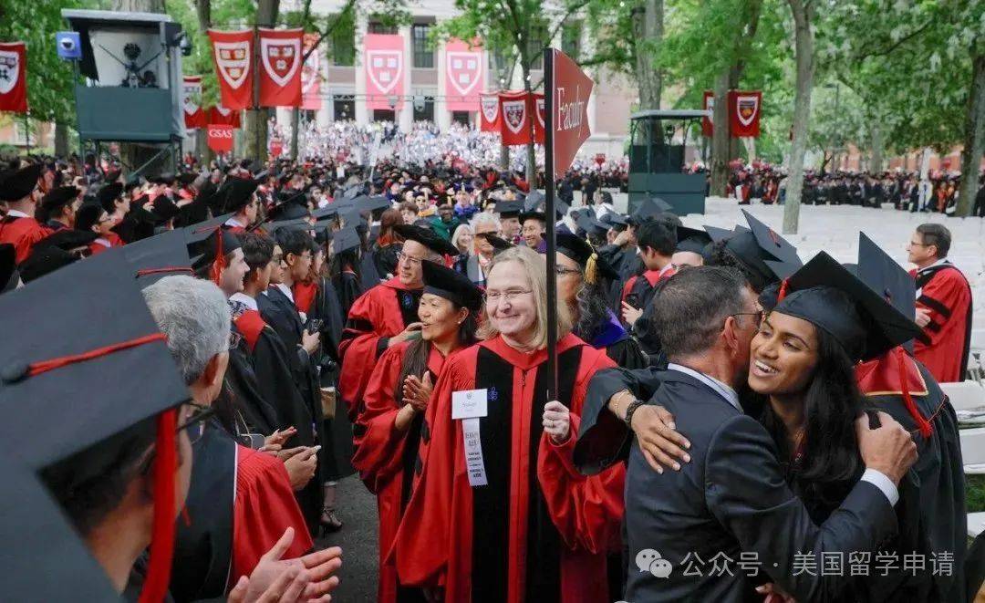女生蒋雨融来自青岛英高毕业本科就读于杜克震撼全场！史上首位在哈佛毕业演讲的中国(图4)